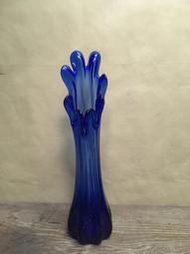 WH23569【四十八號老倉庫】全新 早期 台灣 藍色 玻璃 五爪 大 花瓶 高35.3cm 1瓶價【懷舊收藏擺飾道具】