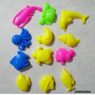 Kinetic Sand Plastic Mold Set. Biological Sand