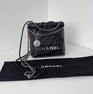 99新Chanel 22bag mini黑銀 *💰26800 有單✅*  鏈條可拆除的新款🖤