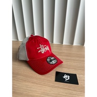 STÜSSY NEW ERA 9TWENTY BASIC TRUCKER SCARLET