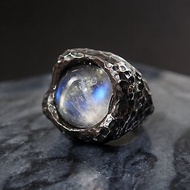 森之夜想 | 天然藍暈蛋面月光石岩石質感中性925純銀戒指