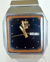 Đồng hồ SEIKO 5 Chặt góc Nam Chính hãng . Vỏ INOT 304L  Máy quạt nhật . Đã qua xử dụng