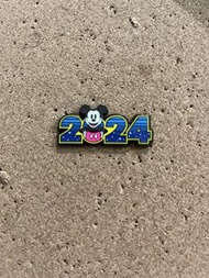 香港迪士尼樂園米奇老鼠2024徽章pin