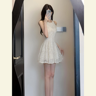 SHANGSHA | ชุดเดรสลูกไม้หรูหราแบบสายคล้องคอ Wealthy Look