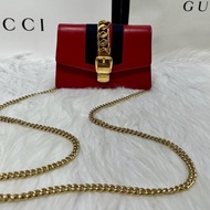 GUCCI Sylvie mini 肩背包、斜背包，手拿包
