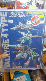 Bandai 超時空要塞 VF-1S Valkyrie 4 Type 模型  RT020