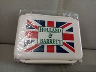 Holland and barrett 有密封膠邊藥盒