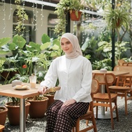 Eunha Elegant Feminine Blouse with Sweet Shades