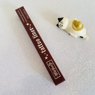 หมึกสัก Kat Von D/KVD รุ่นใหม่ ปากกาอายไลเนอร์สีดําและสีน้ําตาล การปรับเปลี่ยนสีง่าย ไม่ตกแต่งสีง่าย