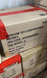 B@ SERIES 44

bearbrick