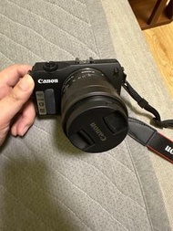 二手日本制Canon相機EOS M DS126391+雙鏡頭（原價17000$）