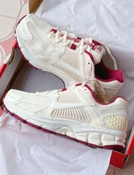 Nike Air Zoom Vomero 5 舒適 跑步鞋 白紅色