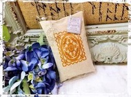 ＊ 阿布捲捲鄉村雜貨 ＊法國 amor perfume 戀愛香氛天然精油麻布香氛包 芳香包 - 檀香