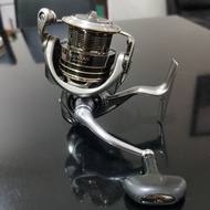 Reel Daiwa Luvias Batik 2510PEH