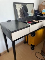 梳妝檯連凳