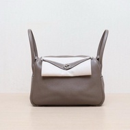 HERMES(愛馬仕) Lindy 26 18大象灰 TC皮 C刻 銀扣