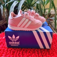 Adidas cloudfoam kids shoes / adidas kids shoes / kids shoes / Children's shoes