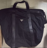Prada 大旅行袋