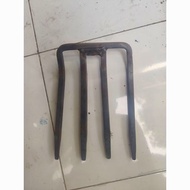 MATA Foot fork eyes with 3 eyes and 4 fingers