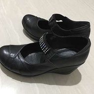 專櫃ee9黑色優雅皮鞋