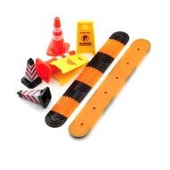 4PCS RC Crawler Course Accessories - 1/18 1/24 Scale Speed Bumps & Traffic Signs for TRX4M Axial SCX