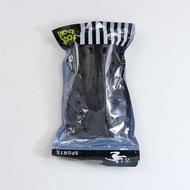 MRNSTREQUESHARK Decker Football Shin Guards 1 Pair - C-FF233