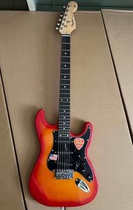 กีต้าร์ไฟฟ้า Fender Stratocaster ( พร้อมส่งในไทย )