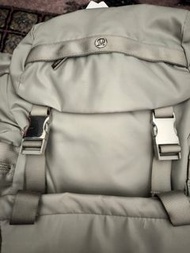 Lululemon Wunderlust Backpack 14L Linen Gray Color 露露檸檬 14 公升 Wunderlust 亞麻灰/銀灰色 背包