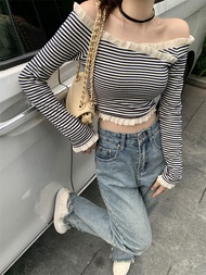 white july🌸พร้อมส่ง เสื้อยืดแขนยาว เสื้อแฟชั่นผญๆ เสื้อยืดแขนยาวปาดไหล่ลูกไม้แฟชั่นและเซ็กซี่
