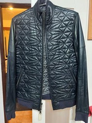 Armani Exchange 皮衣合身