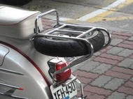 旭東偉士牌零件店....VESPA 偉士牌 老車 進口 S150  SV150  可放備胎350-10 的 後架