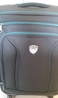 (不議) Pierre Riche 20-22" cabin size luggage, 行李箱, 4 Wheels
