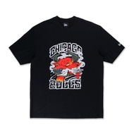 New Era เสื้อยืดแขนสั้นรุ่น Chicago Bulls NBA Gnarly Oversized Black Short Sleeve T-Shirt