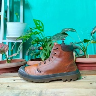 sepatu trekking casual outdoor leather boots palladium size 42 second