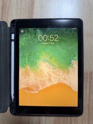 Apple iPad 第六代銀色平板電腦連Apple pencil