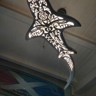 手工製作獨特的木製鯊魚天花板吊燈