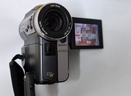 反屏自拍  SONY DCR-PC330E 高級 VLOG DV 機 CCD Handycam