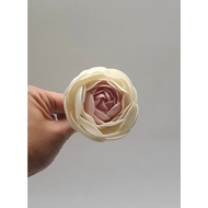 Butterfly ranunculus D8 / edible / gumpaste / tart decoration / tart flower