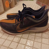 二手真品 原價$5500 Nike pegasus 35 turbo US8 26公分 waffle sacai vaporfly next tempo street