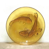 WH12958【四十八號老倉庫】全新 早期 台灣 琥珀色 玻璃 鯉魚盤 圓盤 背面立體 22.5cm 1盤價