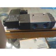 Attractive Solenoid Valve Emc 5221-08 (Airtac Equation (4V210-08)) Dc12