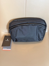 Alpaka Flight Sling 2L - Black Ultradyne 100D