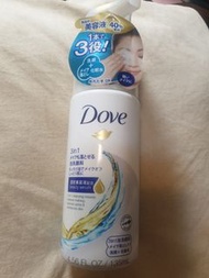 Dove多芬3合1潤澤卸妝潔面慕絲135ml，卸妝、洗臉、保濕豐盈，綿密泡沫持久彈力，能深入潔淨毛孔，帶走髒污徹底清潔臉部彩妝，期限2025唯此一瓶