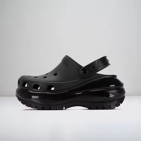 Crocs Classic Mega Crush Clog Unisex, Classic Simple Versatile Fashionable Soft Flexible Clogs, Blac