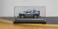 Universal Hobbies 1:43 Land Rover Freelander . 不是原裝盒