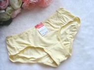 黛安芬 內褲 💝 M號 Party Bra系列 素色 低腰 平口褲~黃色 87-875