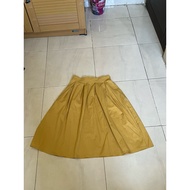 Yellow women's skirt (pre)