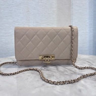 Chanel米色荔枝皮金釦雙C下蓋6卡woc斜背包