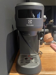 ［Electrolux 伊萊克斯］半自動義式咖啡機