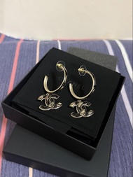Chanel CC logo hoop 耳環